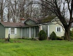 Pre-foreclosure Listing in SCHOTTIE RD LITTLESTOWN, PA 17340