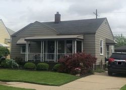 Pre-foreclosure Listing in GARFIELD AVE LINCOLN PARK, MI 48146