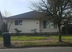 Pre-foreclosure in  CENTENNIAL BLVD Springfield, OR 97477