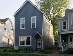 Pre-foreclosure Listing in E 8TH ST NEW ALBANY, IN 47150