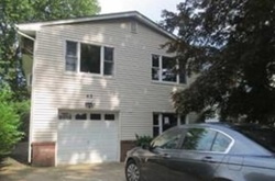 Pre-foreclosure Listing in RIVER RD NEW MILFORD, NJ 07646