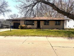 Pre-foreclosure in  HAWTHORNE DR Bettendorf, IA 52722