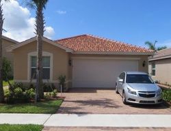 Pre-foreclosure in  LANCEWOOD ST Fort Myers, FL 33913