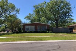 Pre-foreclosure in  W ELMWOOD DR Chicago Heights, IL 60411