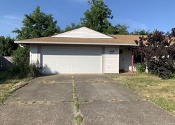 Pre-foreclosure in  LAFAYETTE AVE Oregon City, OR 97045