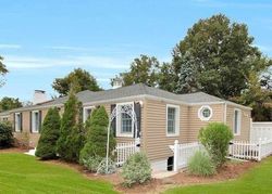 Pre-foreclosure in  DUNLOP RD Huntington, NY 11743