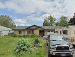 Pre-foreclosure in  BAXTER ST Eugene, OR 97402