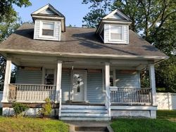 Pre-foreclosure in  GULF ST Lindenhurst, NY 11757