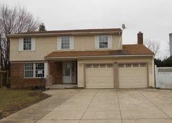 Pre-foreclosure Listing in CLUB HOUSE DR COLUMBUS, OH 43211