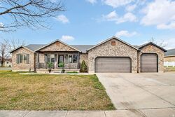 Pre-foreclosure in  W 2100 S Woods Cross, UT 84087
