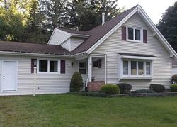 Pre-foreclosure in  KERNWOOD DR Rochester, NY 14624