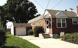 Pre-foreclosure Listing in E HANCOCK ST LANSDALE, PA 19446
