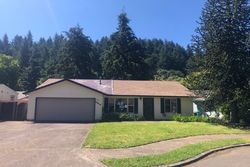 Pre-foreclosure in  SE BUSH ST Portland, OR 97236