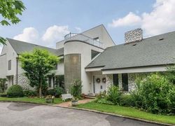 Pre-foreclosure Listing in BAYVILLE RD LOCUST VALLEY, NY 11560