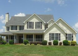 Pre-foreclosure in  IRELAND SCHOOL RD Radcliff, KY 40160