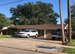 Pre-foreclosure in  HOLIDAY DR Houma, LA 70364
