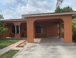  W 39th Pl, Hialeah FL