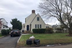 Pre-foreclosure in  W ISLIP RD West Islip, NY 11795