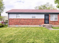Pre-foreclosure in  MOUNT WASHINGTON RD Louisville, KY 40229