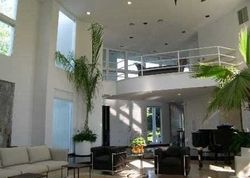 Pre-foreclosure in  VISTA DR Syosset, NY 11791
