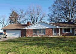 Pre-foreclosure in  TOWER DR Rockford, IL 61108