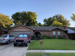  Volunteer Dr, Arlington TX