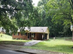  Cedar St, Eden NC