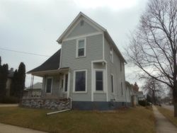 Pre-foreclosure in  LAUREL AVE Janesville, WI 53548