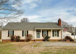 Pre-foreclosure Listing in BROAD STREET RD MAIDENS, VA 23102
