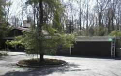 Pre-foreclosure in  CATALINA DR Great Neck, NY 11024