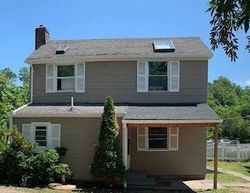 Pre-foreclosure Listing in PINE HOLLOW RD OYSTER BAY, NY 11771