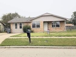 Pre-foreclosure Listing in SW FOREST AVE LAWTON, OK 73505