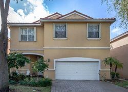 Pre-foreclosure Listing in OYSTERWOOD ST HOLLYWOOD, FL 33019