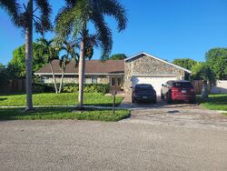 Pre-foreclosure in  NW 72ND TER Fort Lauderdale, FL 33319