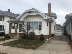 Pre-foreclosure Listing in WESTLAWN AVE RACINE, WI 53405