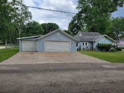 Pre-foreclosure in  KENDALL ST Bellevue, MI 49021