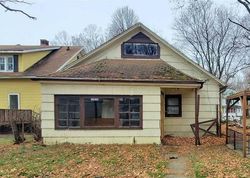 Pre-foreclosure in  N SHERIDAN RD Peoria, IL 61606