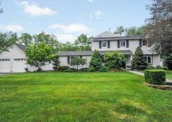 Pre-foreclosure Listing in MEADOW LARK DR EAST NORTHPORT, NY 11731