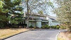 Pre-foreclosure in  CLEARMEADOW CT Woodbury, NY 11797