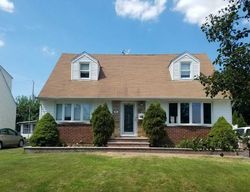 Pre-foreclosure Listing in YORKSHIRE RD NEW HYDE PARK, NY 11040