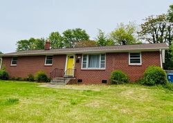 Pre-foreclosure Listing in 22ND ST SW HICKORY, NC 28602