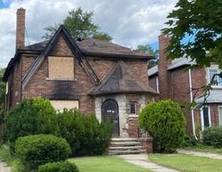  Santa Barbara Dr, Detroit MI