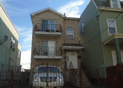  S 12th St, Newark NJ