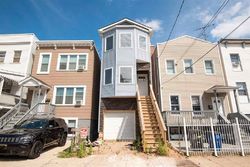 Pre-foreclosure Listing in NUNDA AVE JERSEY CITY, NJ 07306