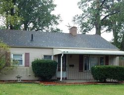 Pre-foreclosure in  E 41ST ST Lorain, OH 44055