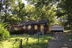 Pre-foreclosure in  ASHLAND ST Memphis, TN 38127