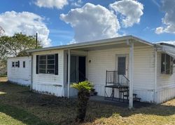 Pre-foreclosure Listing in 7TH AVE ORLANDO, FL 32824