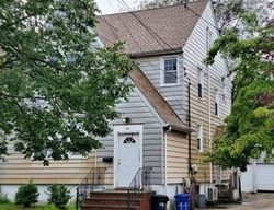 Pre-foreclosure Listing in GORDON RD VALLEY STREAM, NY 11581