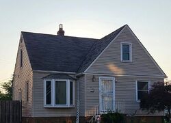 Pre-foreclosure in  E 88TH ST Cleveland, OH 44125