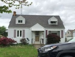 Pre-foreclosure Listing in BROWN RD OREGON, OH 43616